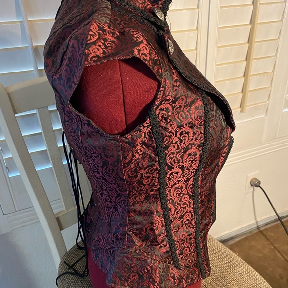 Gothic black and burgundy corset top - Picture 8 of 14